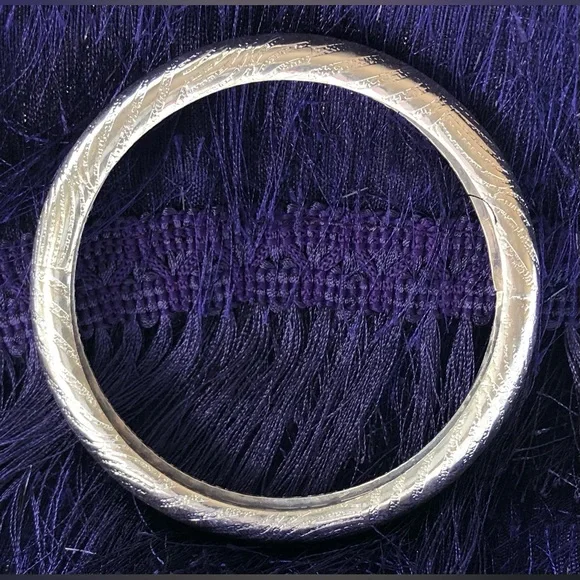 Fashion Silver Tone Classy Bangle Bracelet - Picture 8 of 8